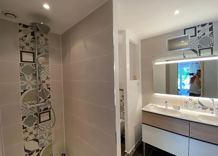 Sumptuous House With Pool Ferienhaus